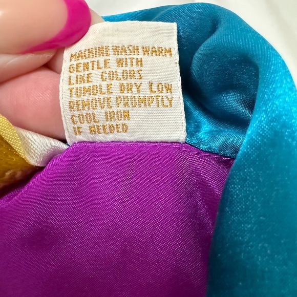 VTG Victoria Secrets Gold Label Vibrant Satin Pajama Sleep Set Shirt & Shorts - Picture 12 of 13